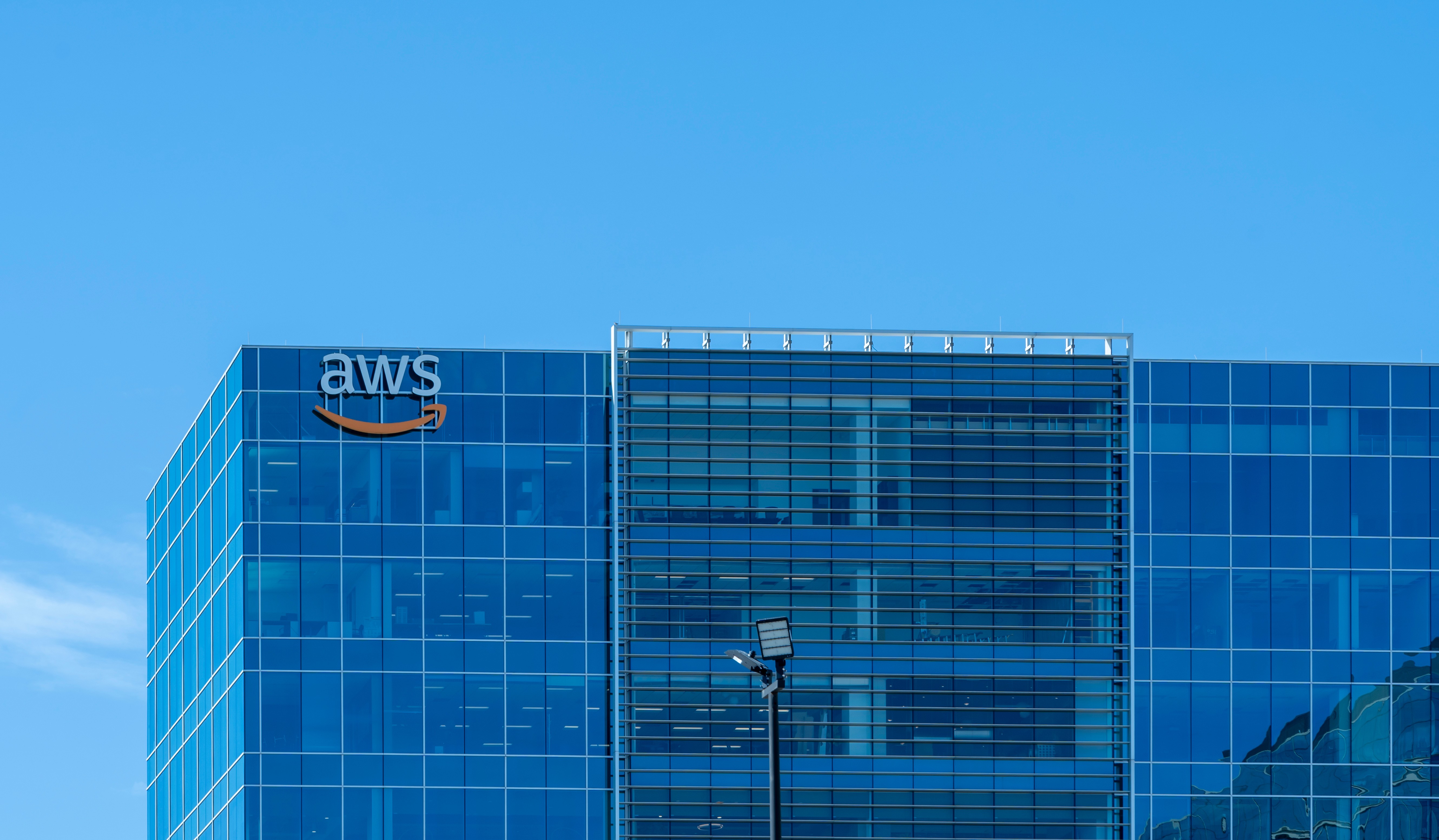 Caída global de AWS revela la dependencia digital de Europa