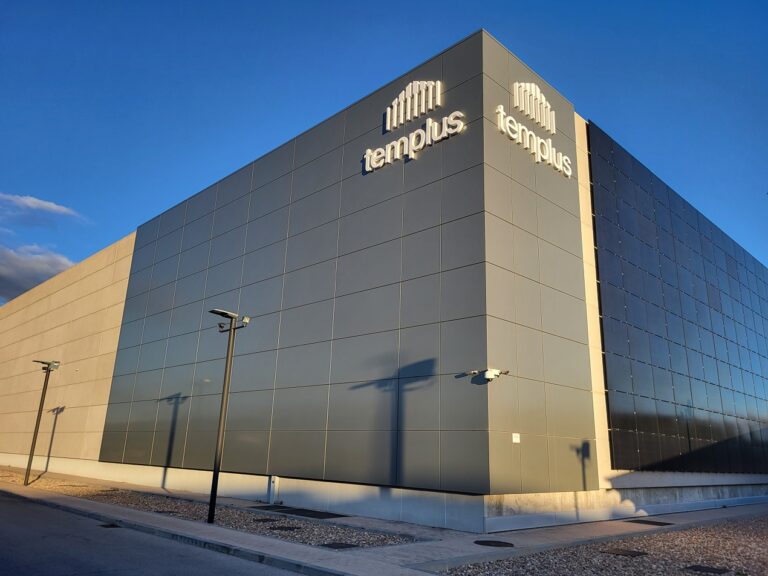 Fachada de un data center de Templus