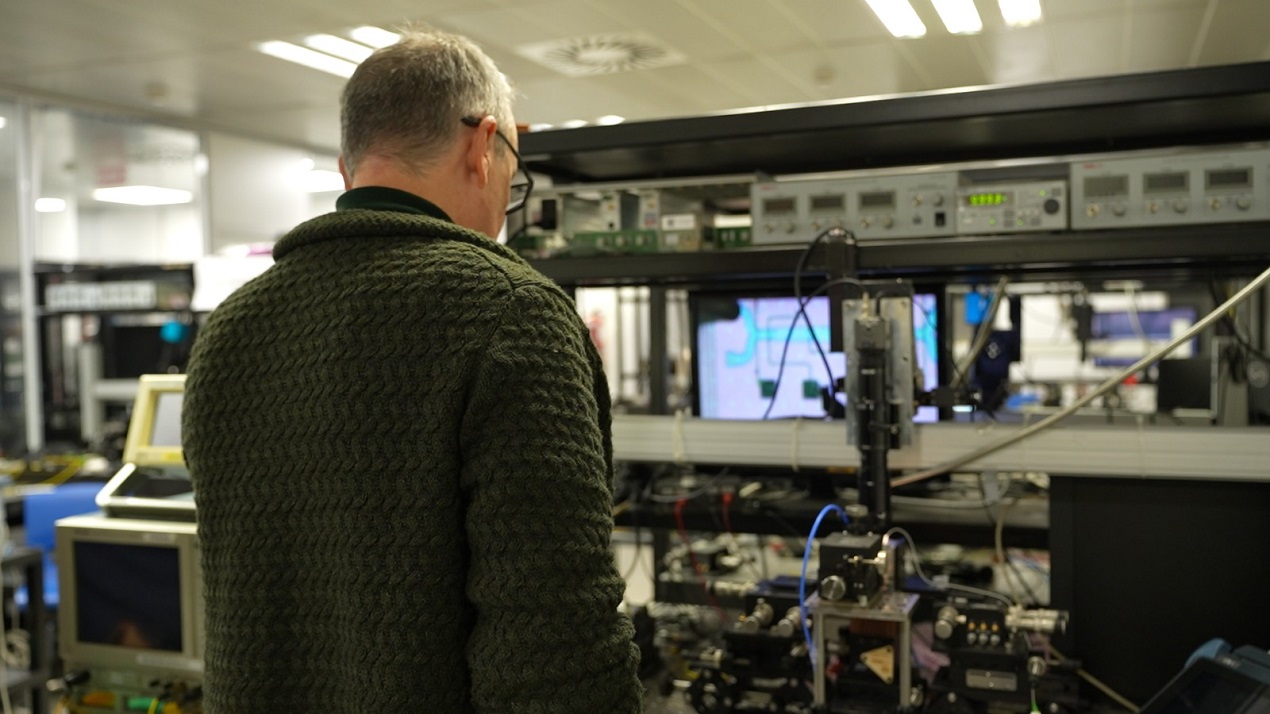 La UPV desarrolla un chip cuántico para el futuro de las comunicaciones y la seguridad digital