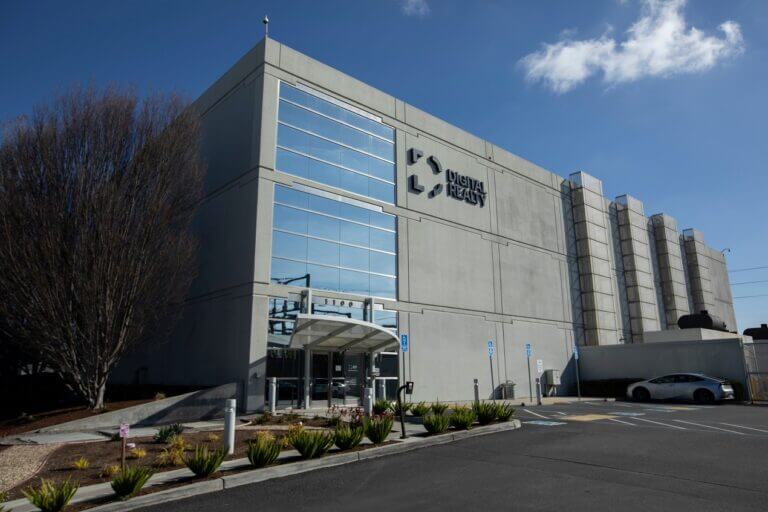 Fachada de un data center de Digital Realty localizado en Silicon Valley, Estados Unidos