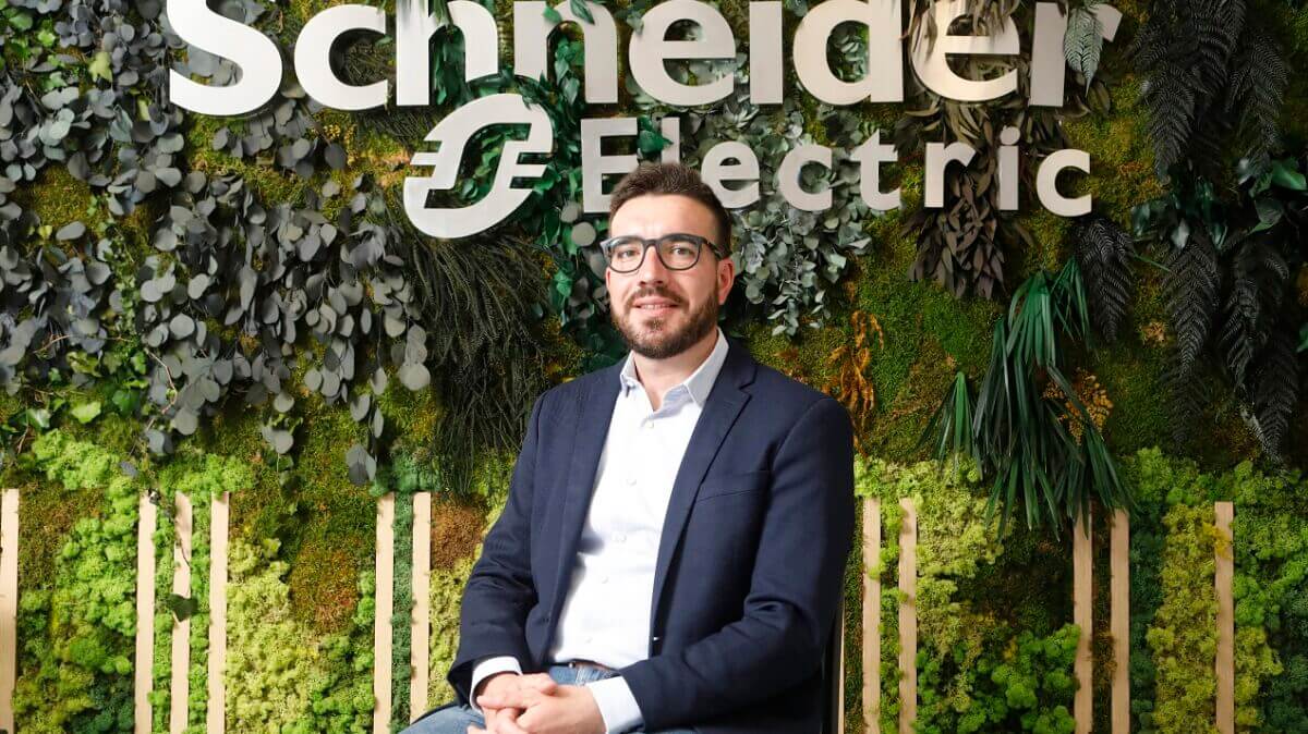 Víctor Gago, Data Center & Cloud & Service Providers Sales Manager – Secure Power Division Iberia de Schneider Electric