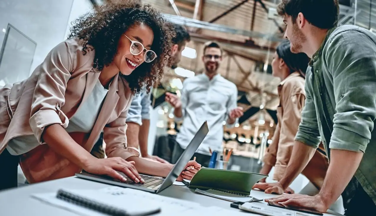 España supera el millón de especialistas TIC, pero crece la incertidumbre laboral entre los jóvenes