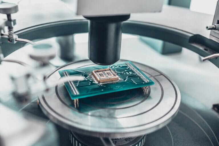 La industria mundial de los semiconductores bate récords y supera los 425.000 millones de dólares